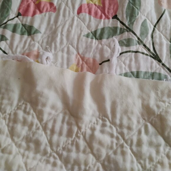 Tulip Motif Vintage Full Size Spread / Cutter Material - Picture 6 of 10